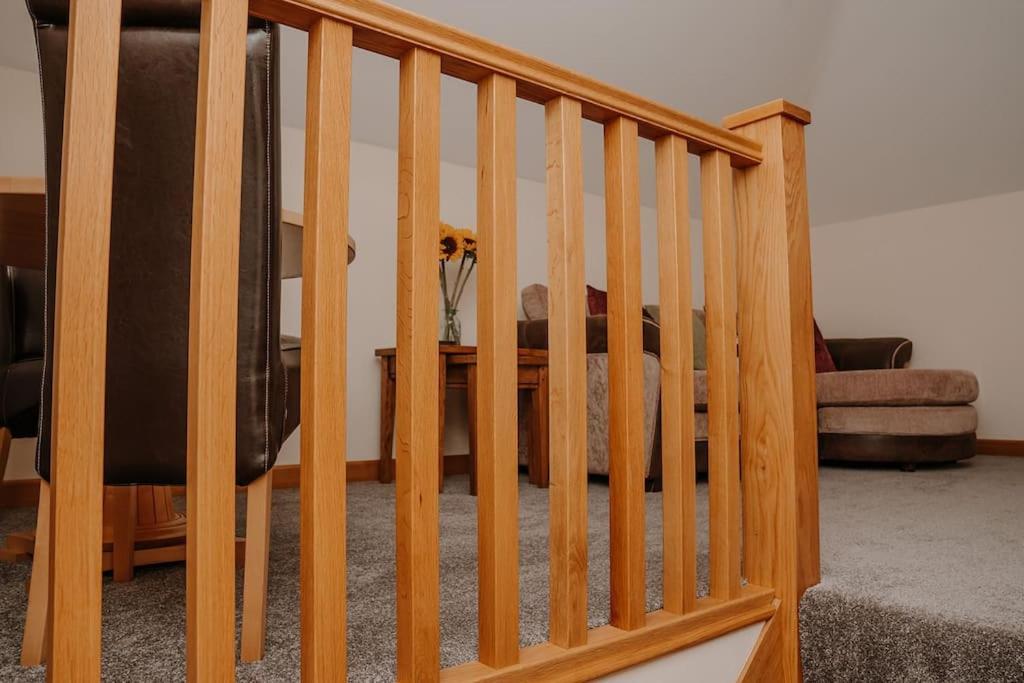 Lovely New 1 Bedroom Loft Apartment With On Drive Parking Trowbridge Exteriér fotografie